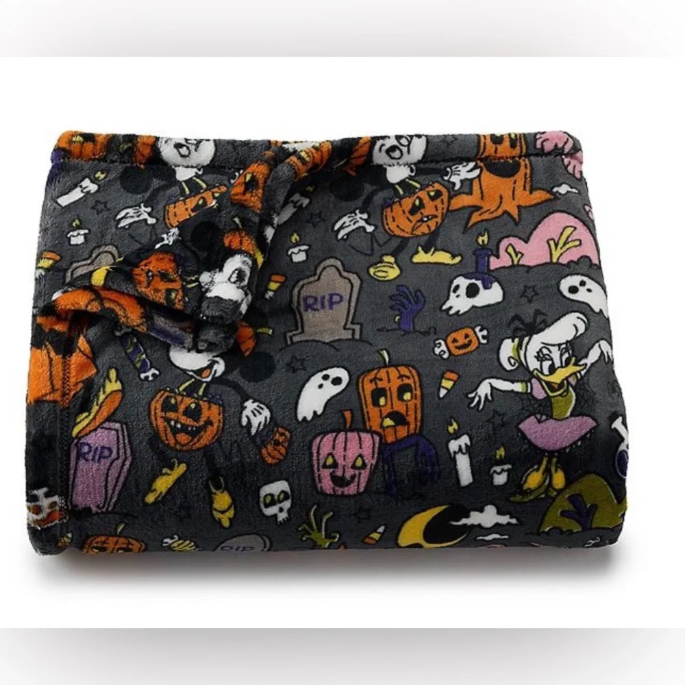 “Mickey Mouse Halloween” Oversized Throw Blanket- New